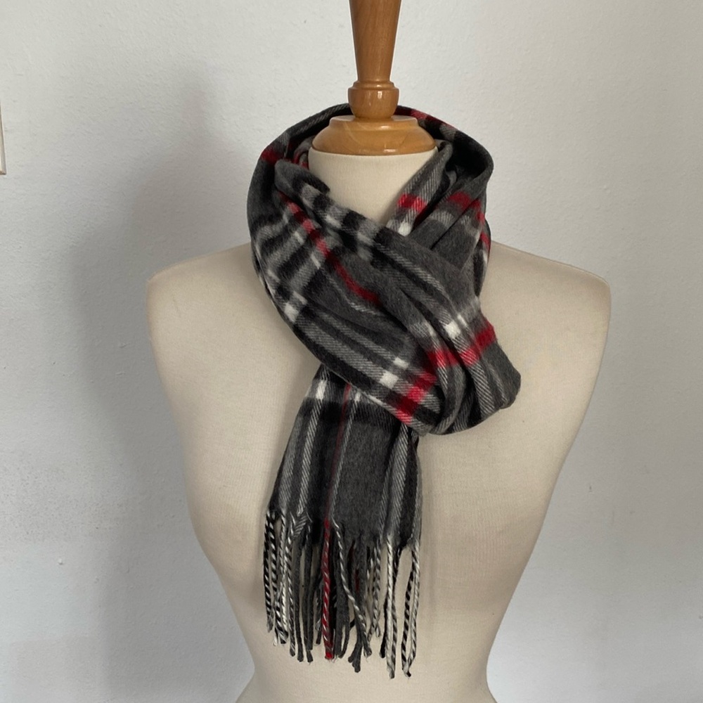 L'Accessorio Italiano Black / Gray Plaid Scarf 57" x 11"